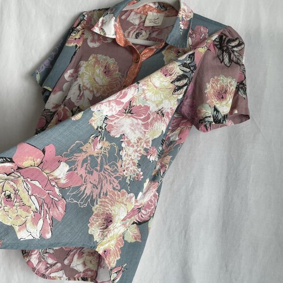 Artistic Works by Lu Floral Mix Print Top Size S Short Sleeve Button Down Blouse - Picture 3 of 9